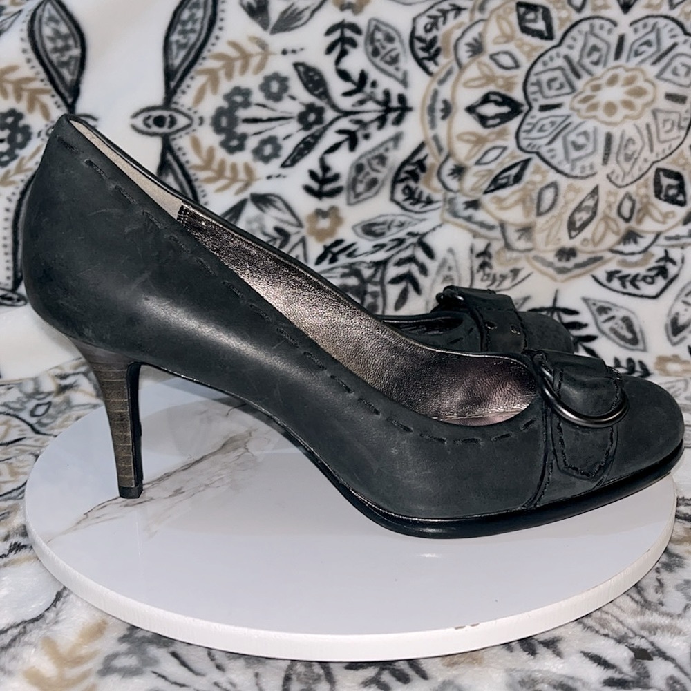 Coach Dinah Black Gray Leather Pumps Heels Buckle WhipStitch Women’s Size 8 B - Picture 8 of 14